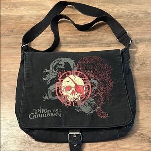 Vintage Disney Black and Red Messenger Bag with Pirates of the Caribbean…